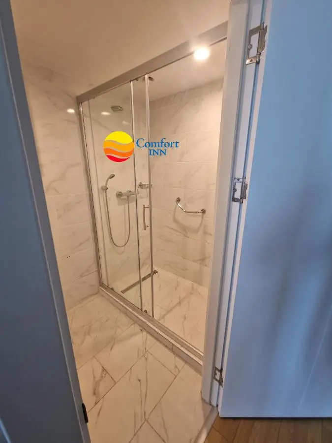 Comfort Inn ☆ Orbi City