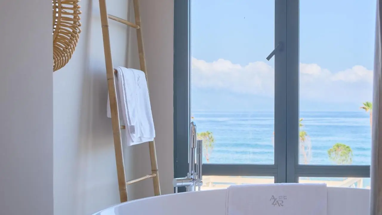 Azar Luxury Suites