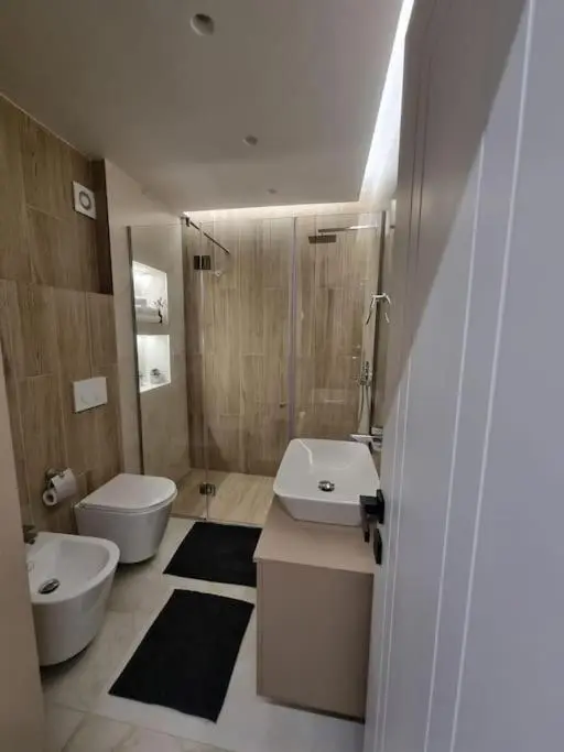 Central Continental Apartment