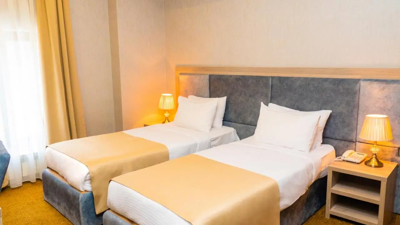 Grand Midway Hotel