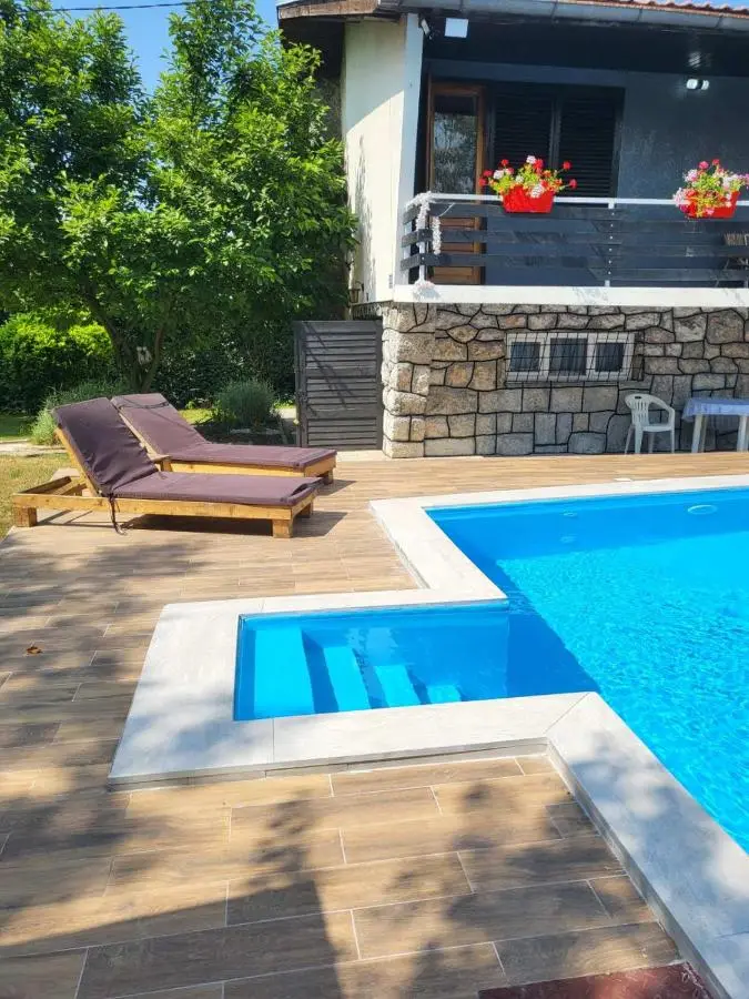 Villa Hipnotic