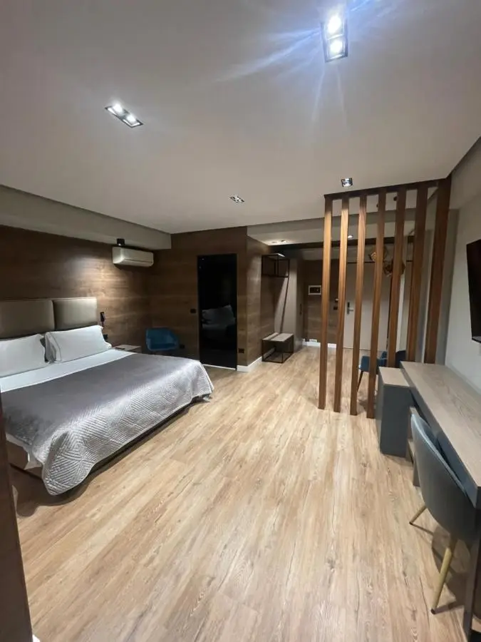 Hotel Oresti Center