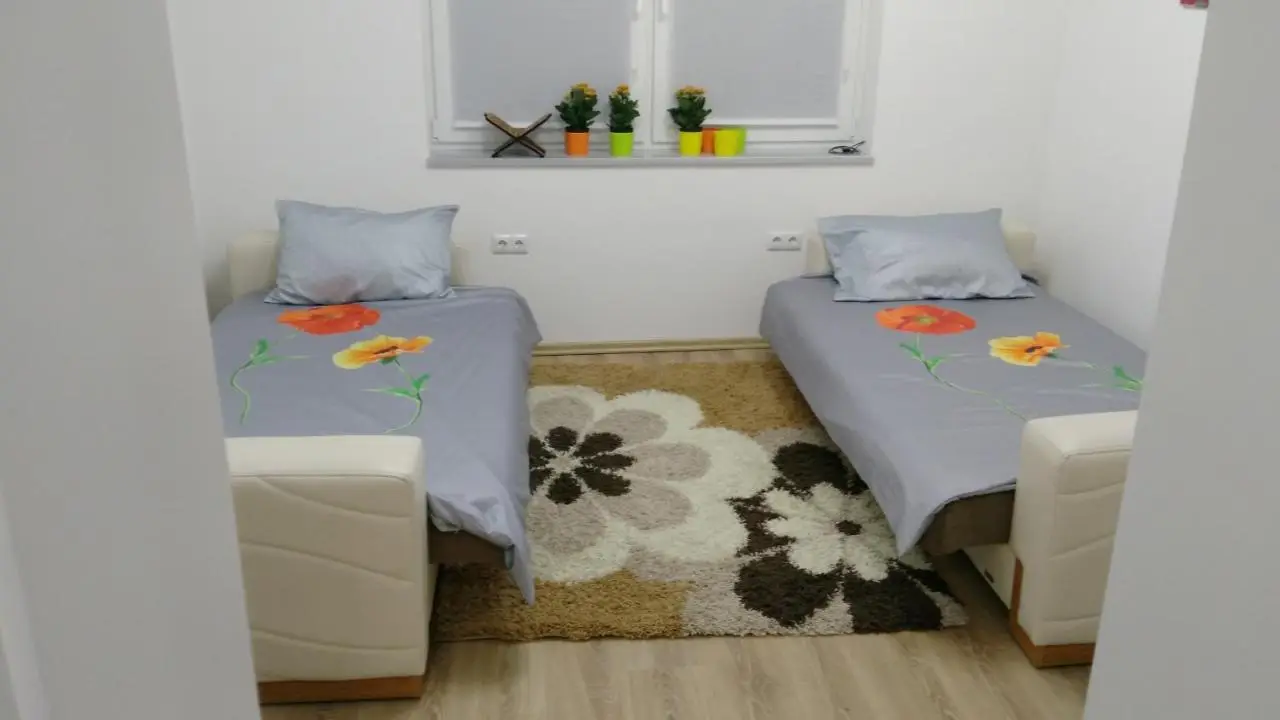 Green Garden Apartment
