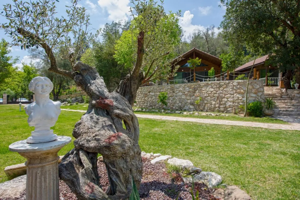 Yusalis Garden Hotel