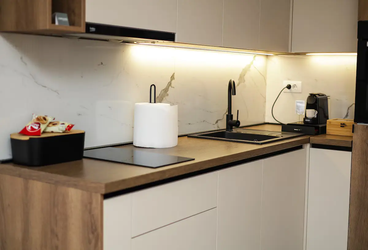 Stylish Apartment + Garage/Near Airport & Sarajevo