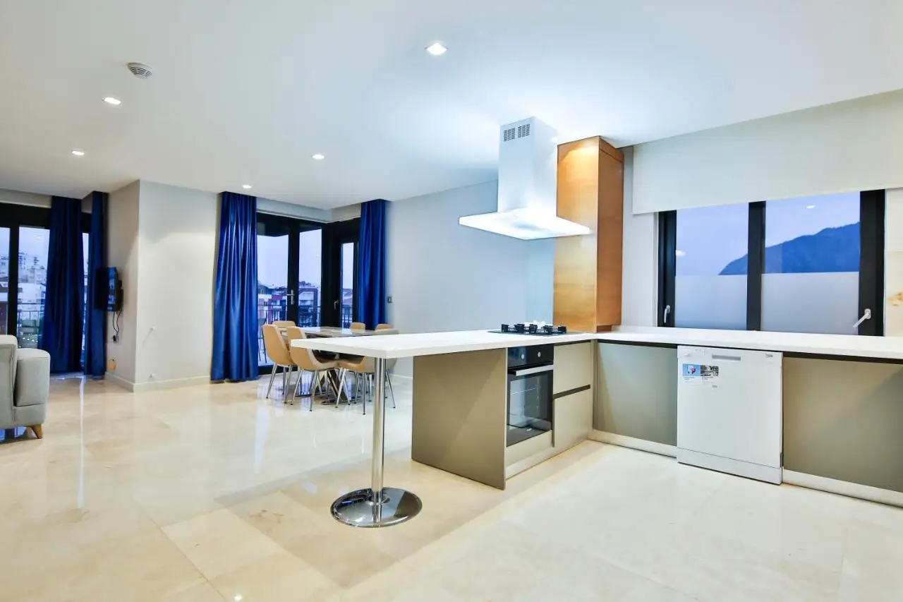 MENE SUITES