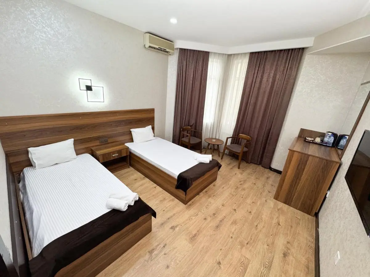 Consul Hotel
