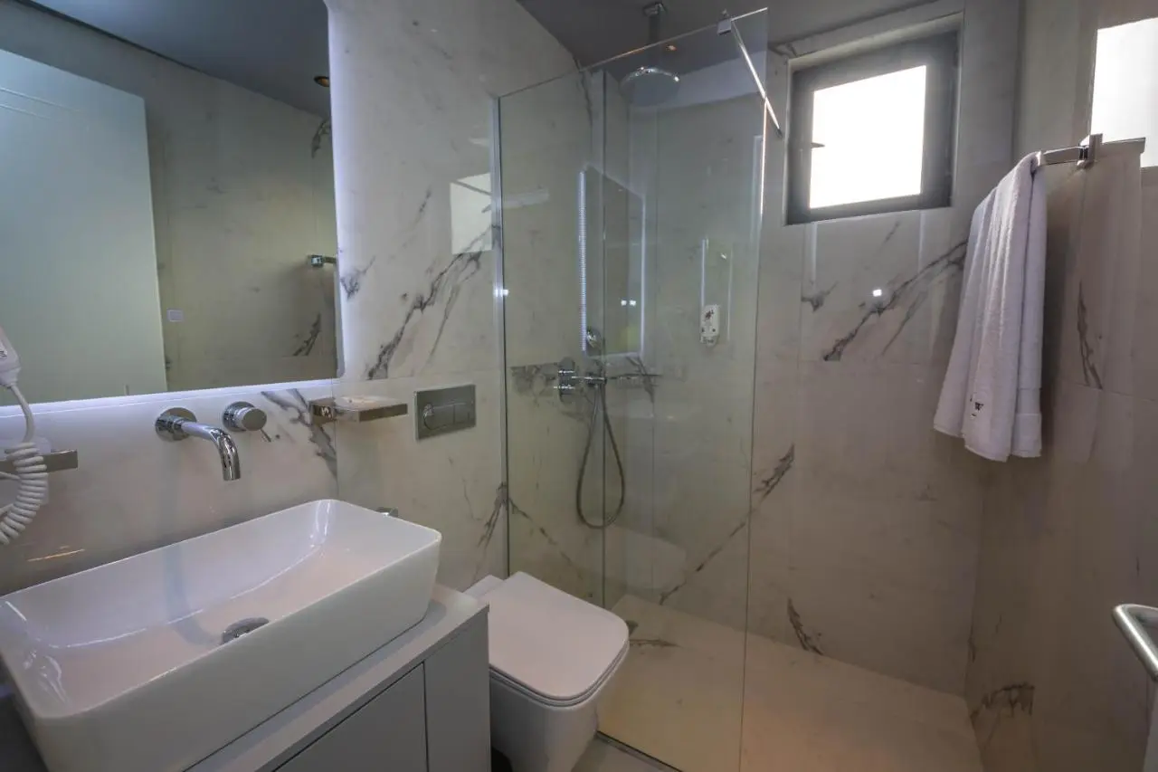 Lake View Rooms Ksamil