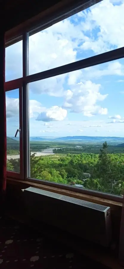 Kungut Hotel & Restaurant