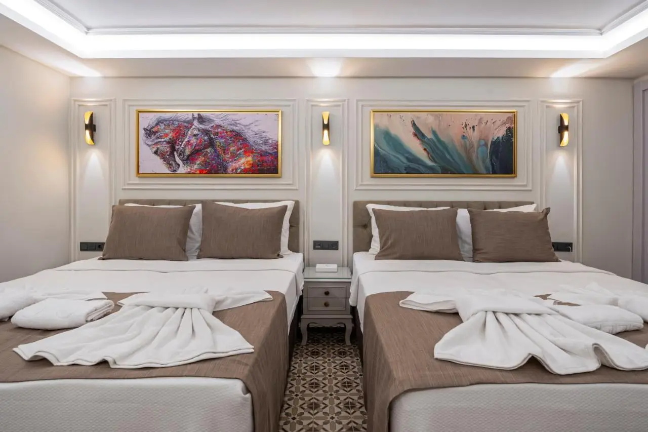 Pera Luna Premium Hotel