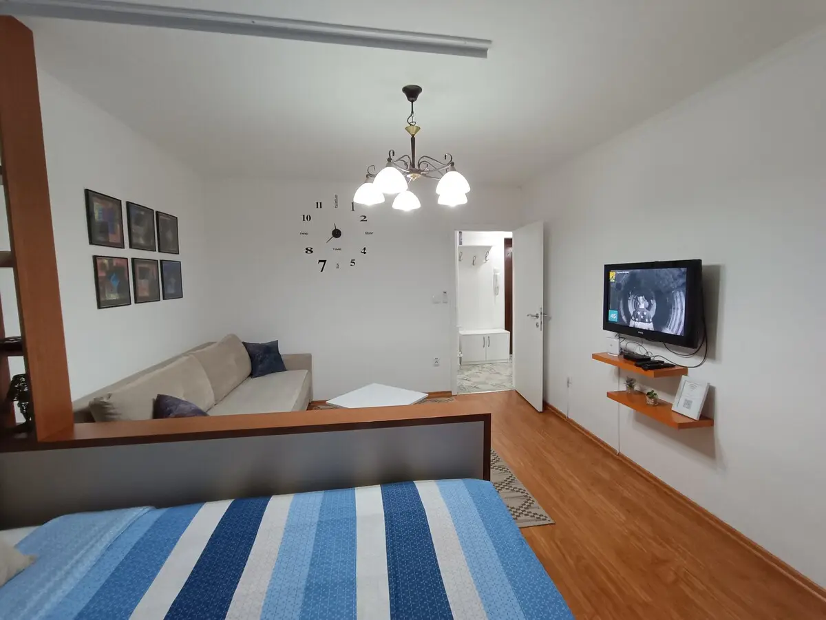 modern, one bedroom, free parking, airconditioning