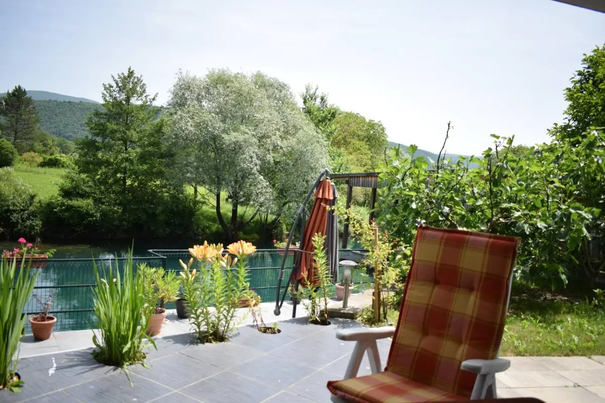 Go2Bihac Villa, 8 bedrooms, 7 bath, 10 aircon.