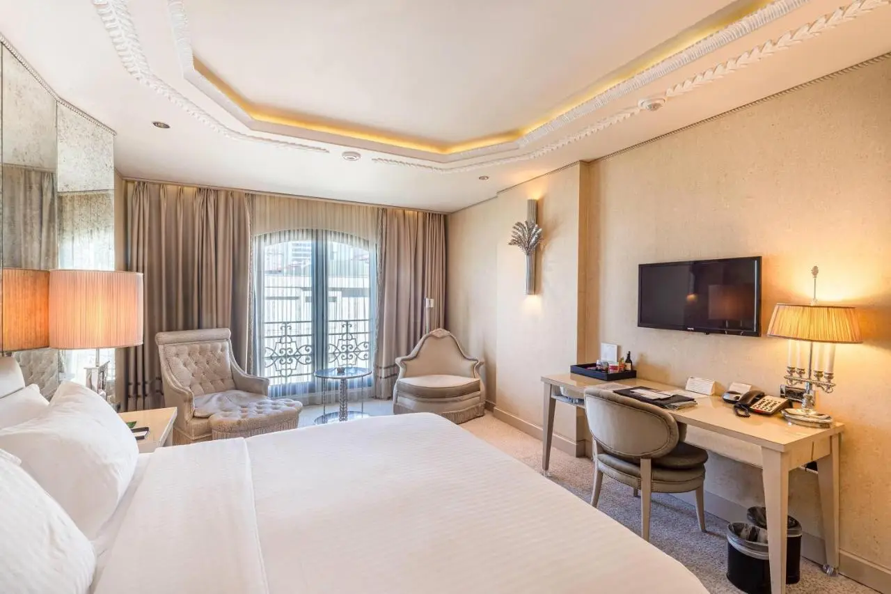 Wyndham Grand Istanbul Kalamış Marina Hotel