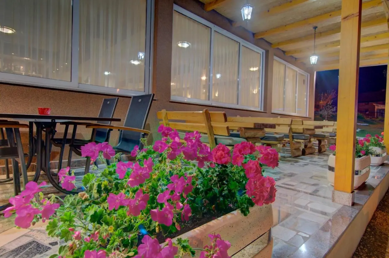 Tihe Noci Motel