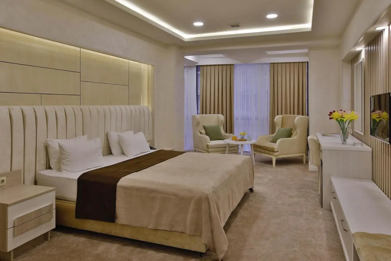 Ganjali Plaza Hotel