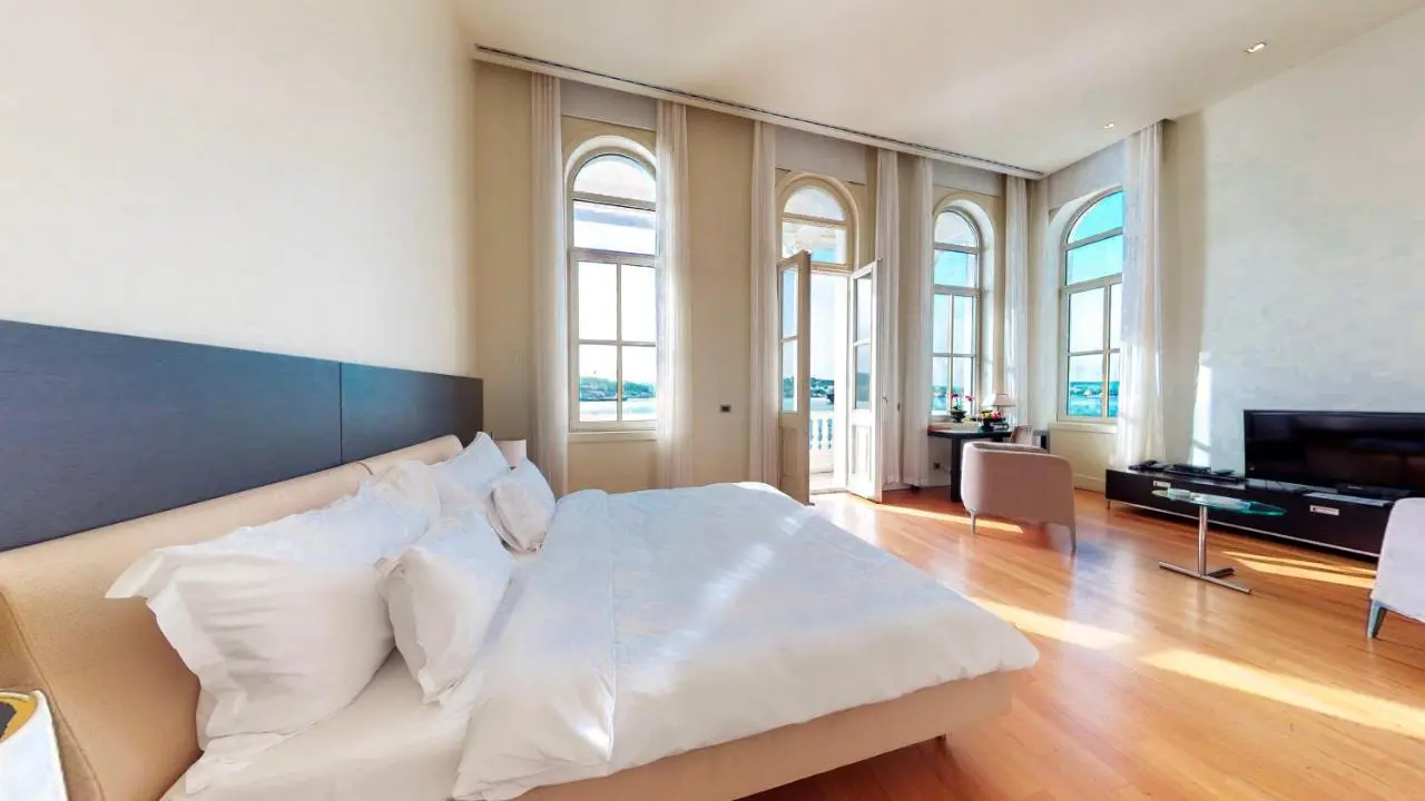 A'jia Hotel