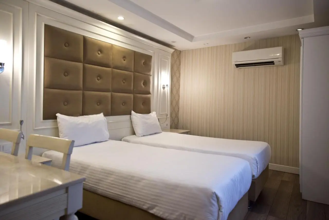 Glorious Hotel