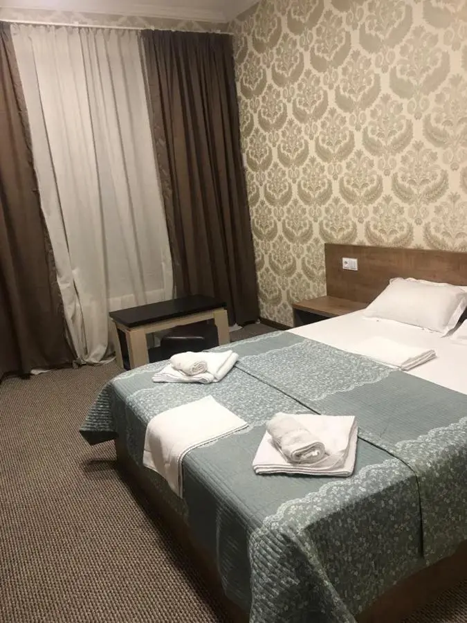 5 Rooms near 300 Aragveli metro station