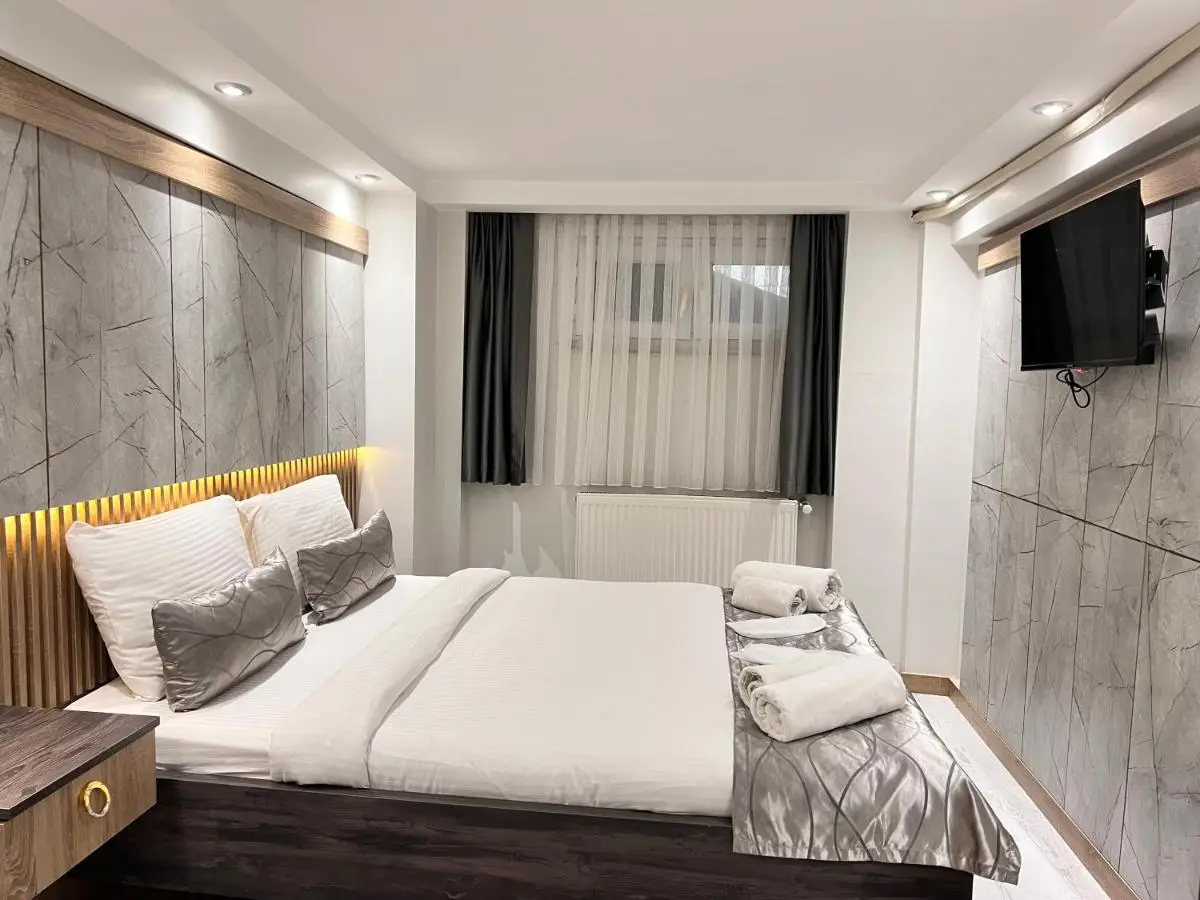 The Blue Mansion Modern Rooms