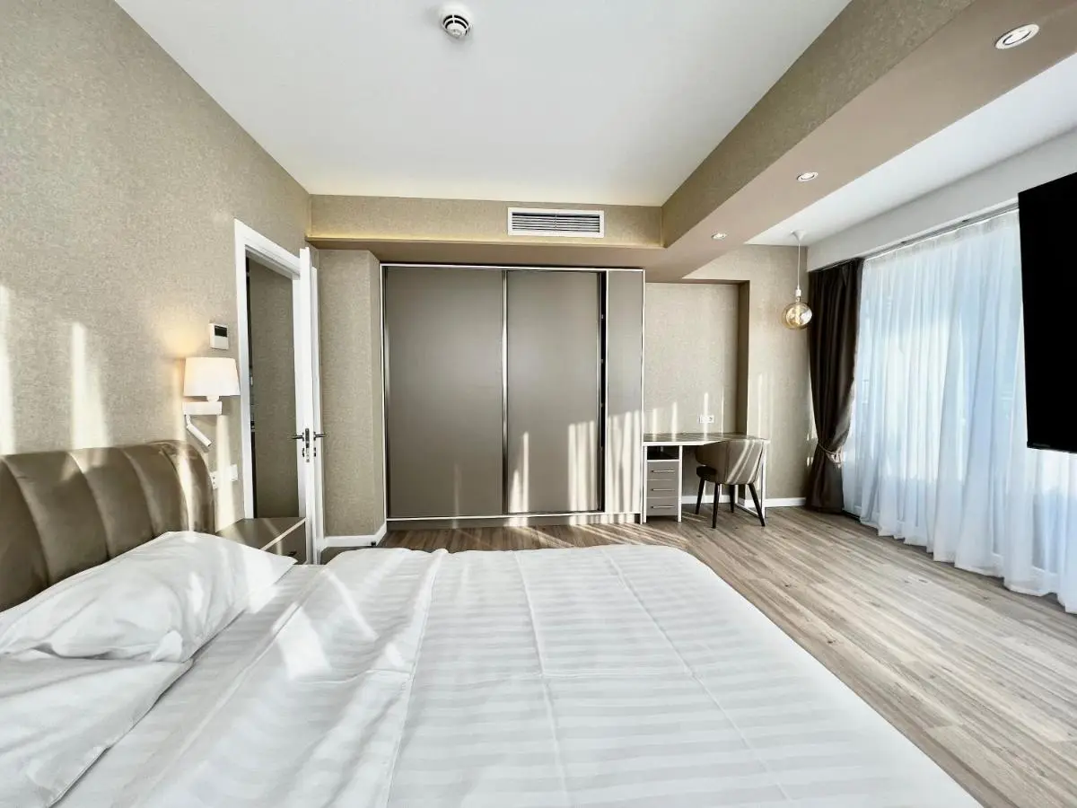 Sunshine Signature Apartments in Alliance Palace