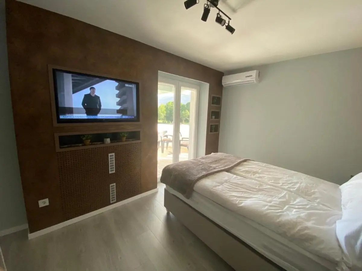 Diamond apartments