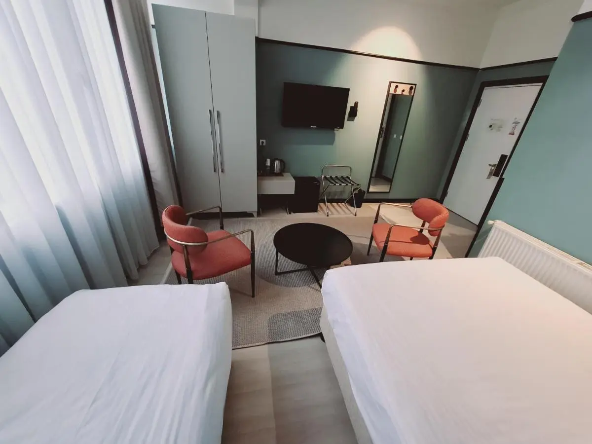 EA Exclusive Hotel