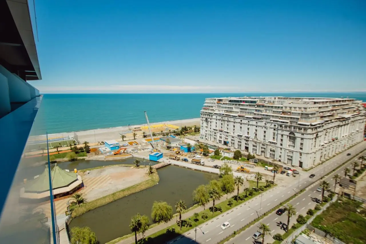 Your Sunshine Apartments in Alliance Palace