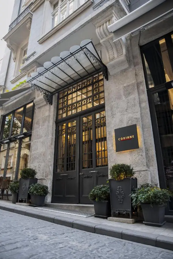 Corinne Art & Boutique Hotel