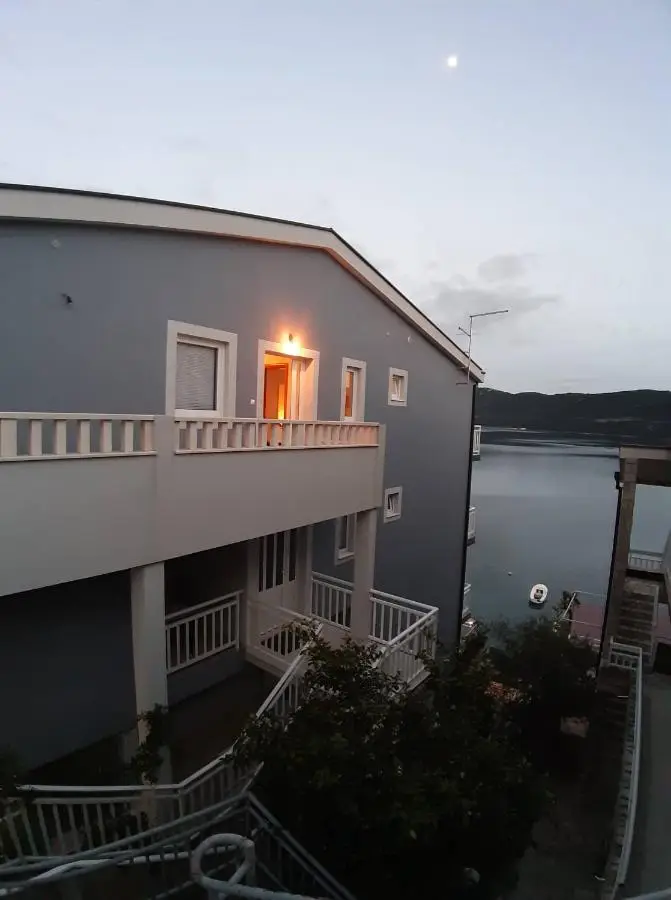 Apartments Leža