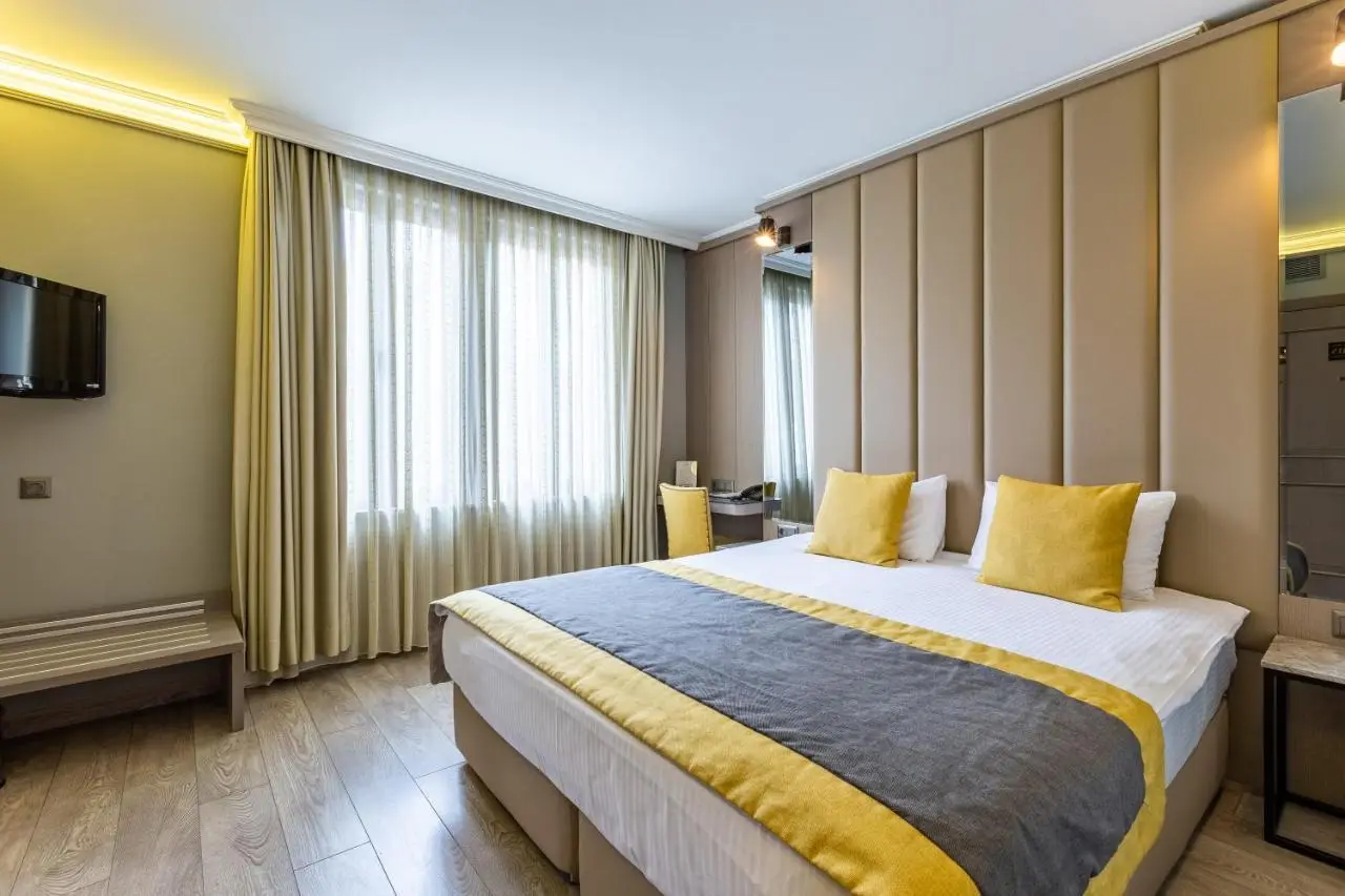 Seraglio Hotel & Suites