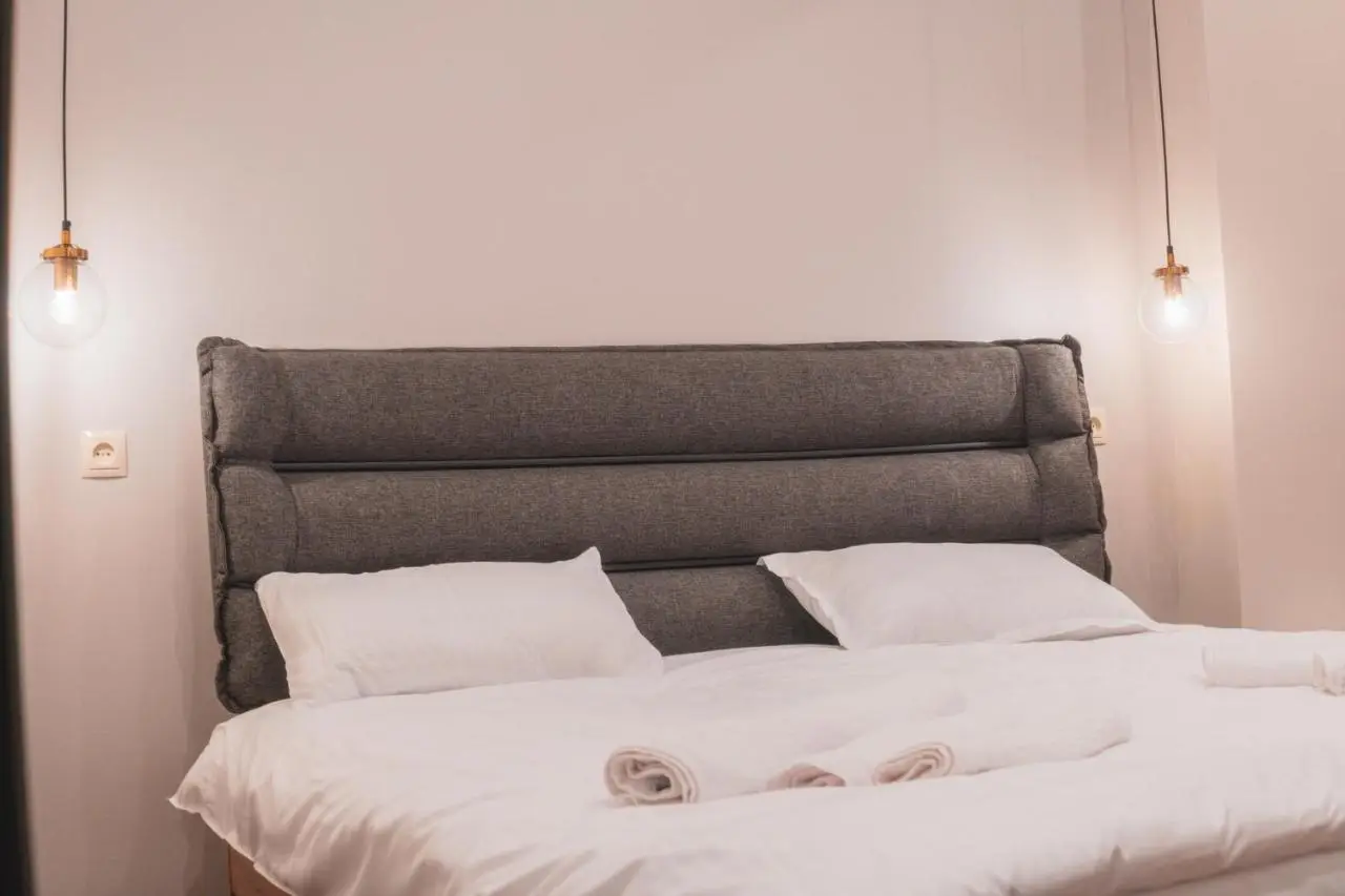 APARTMENT SIXTEEN