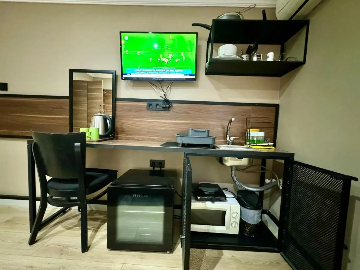 Aram Kerasi Rooms