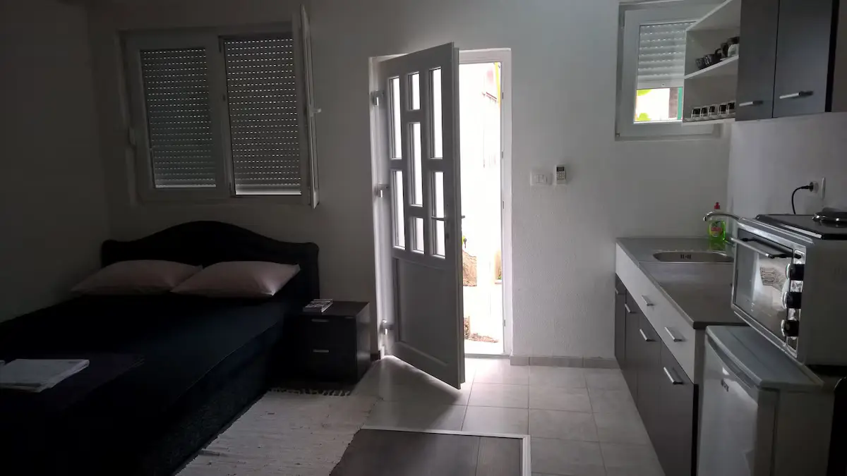 Studio Apartment Sayra