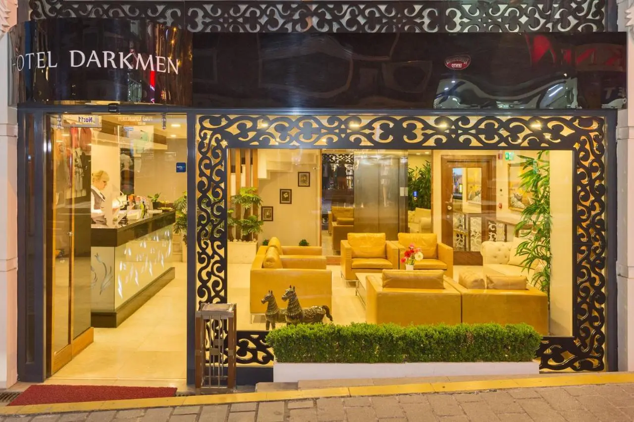 Darkmen Hotel