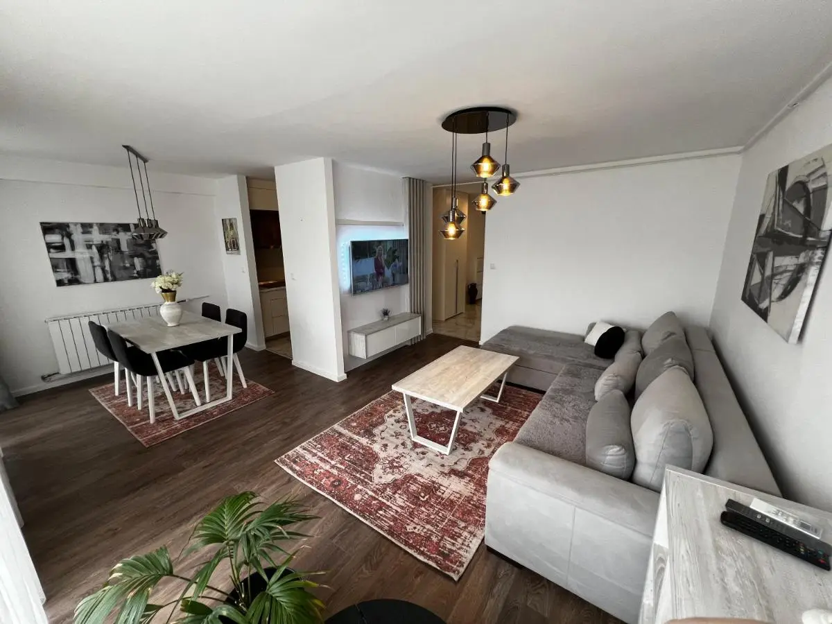 Lux Apartment Gusinjac
