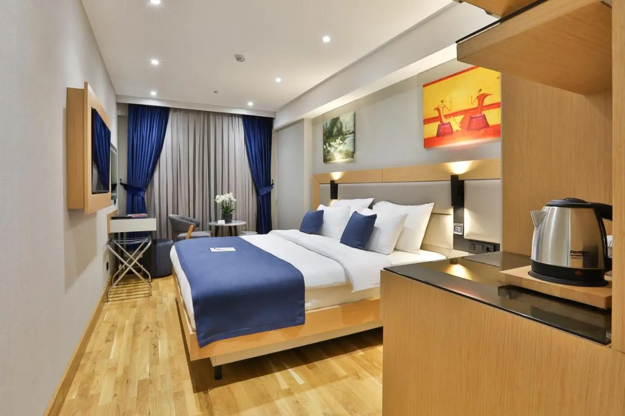 Istanbul Taksim Pera Star Hotel - Istiklal Street