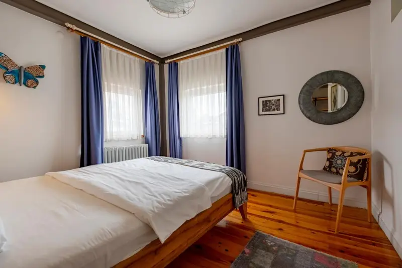 Spacious One Bedroom Apartment with View and Elevator