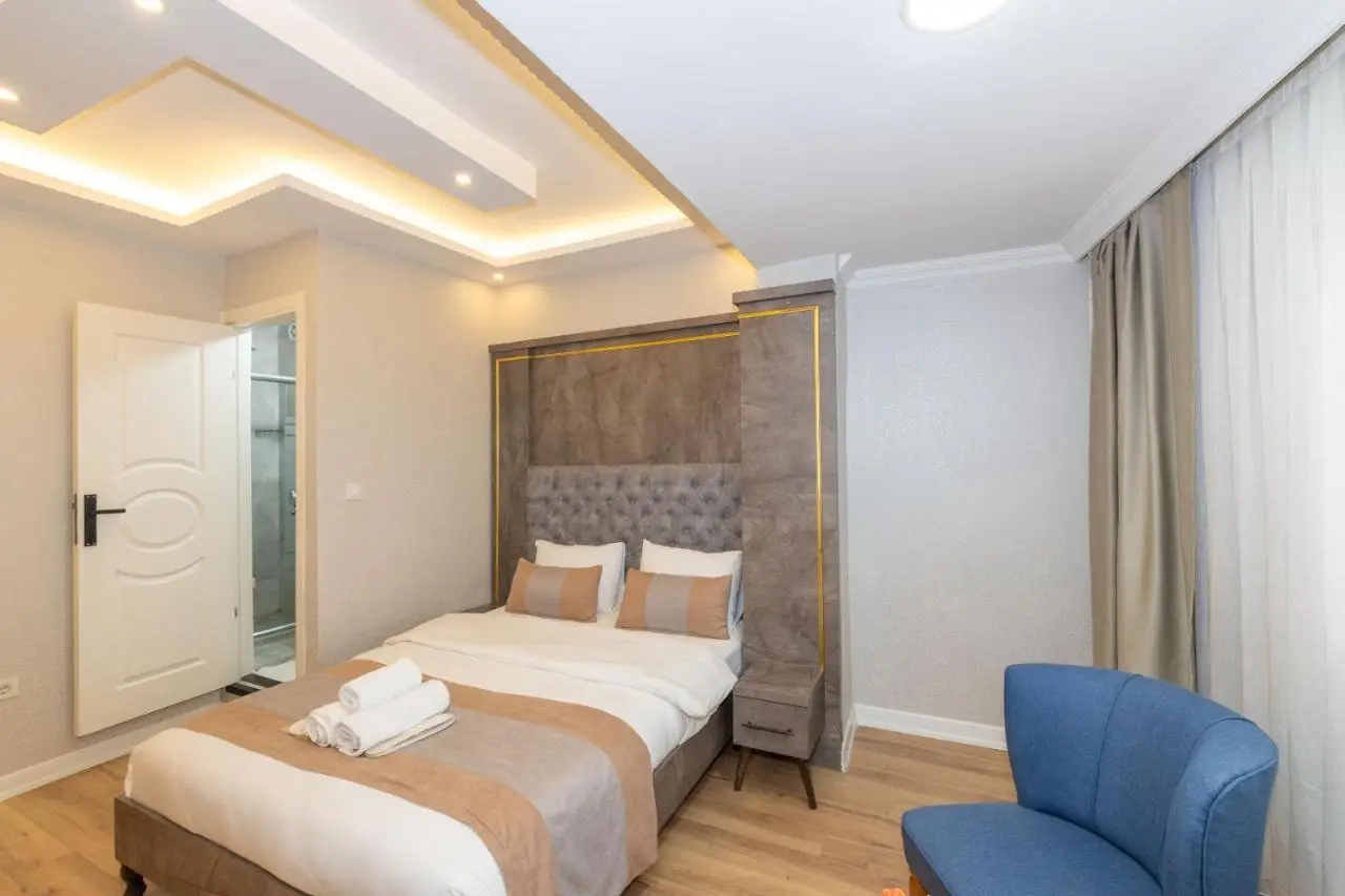 BiRAND SUiT HOTEL
