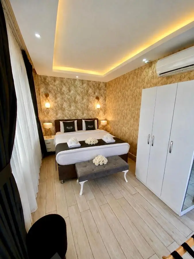Honey Hotel