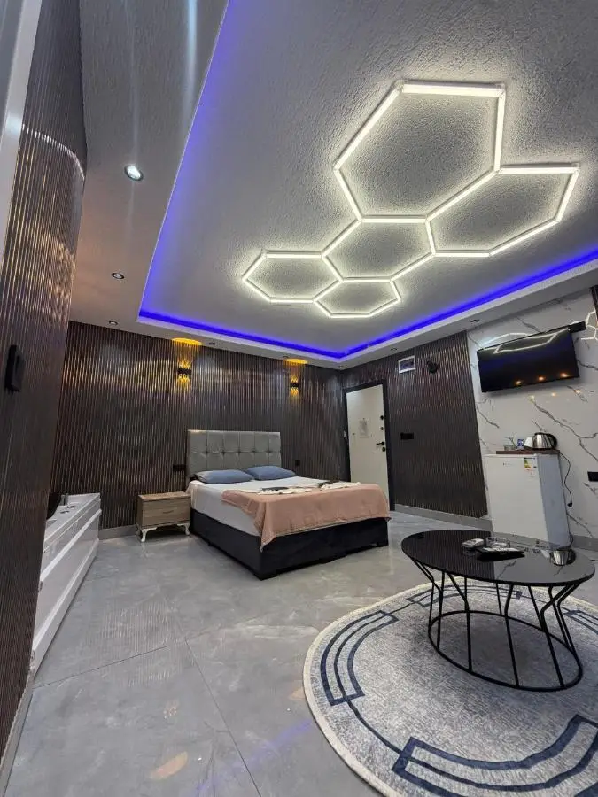 KRAL GRAND OTEl