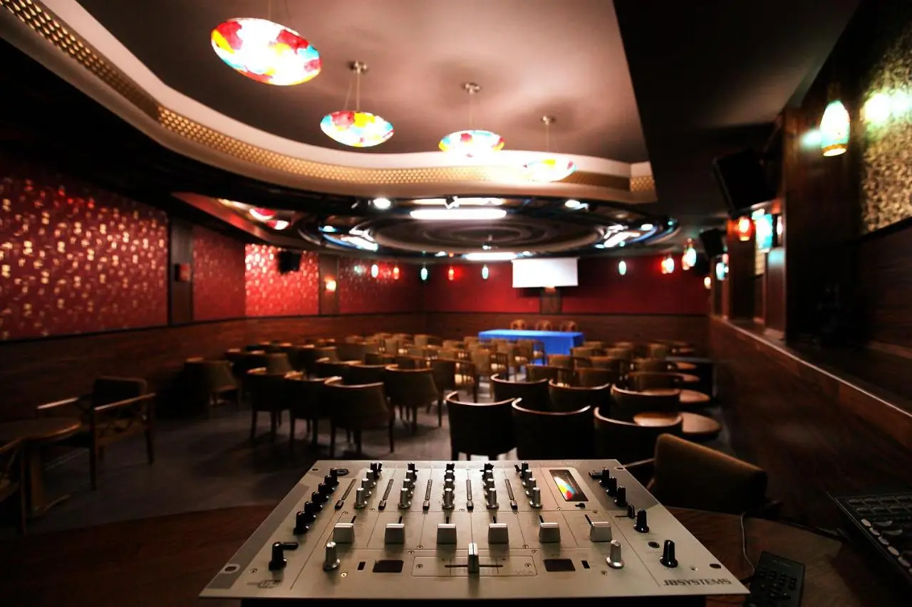 Dinasty Hotel