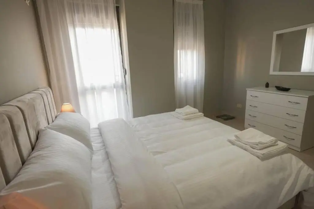 Staycation, City Center Apartment with balcony