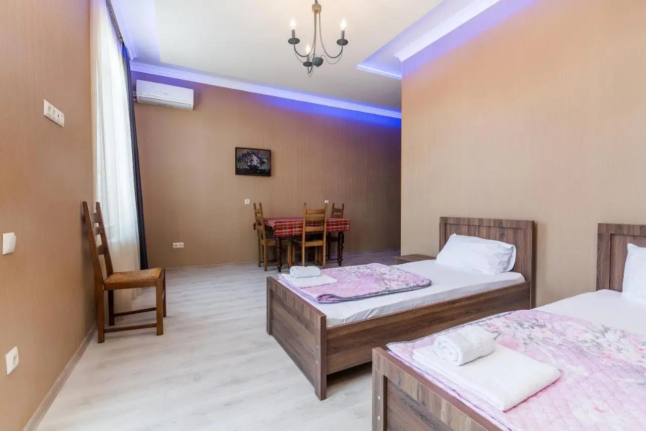 White Hotel Guesthouse