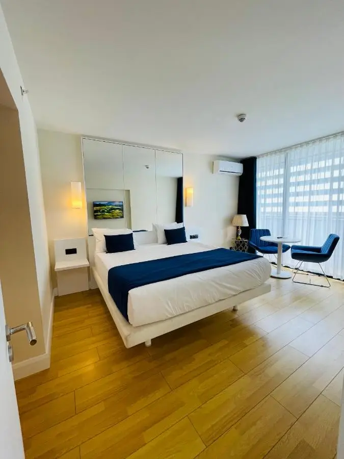 Luxury View Hotel