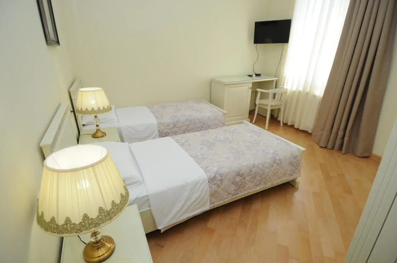 Crown Hotel