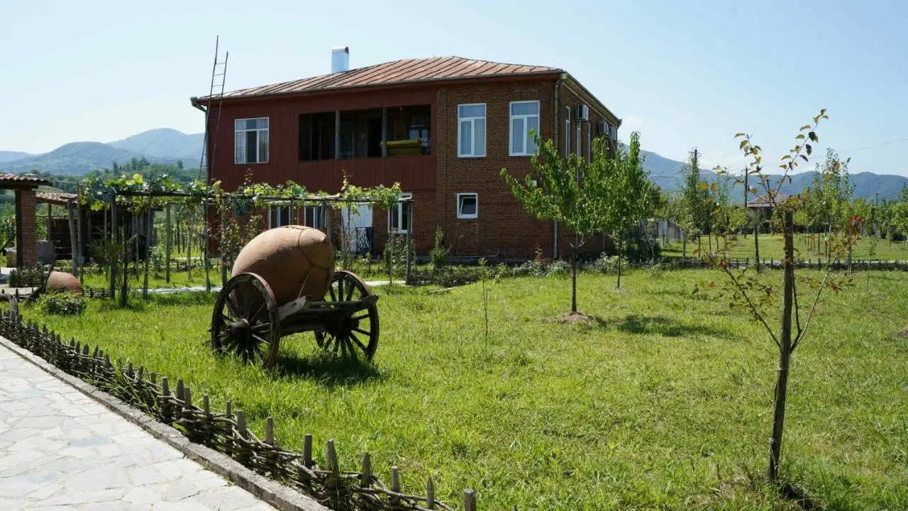 Villa Obcha - Whispering Vines Guesthouse