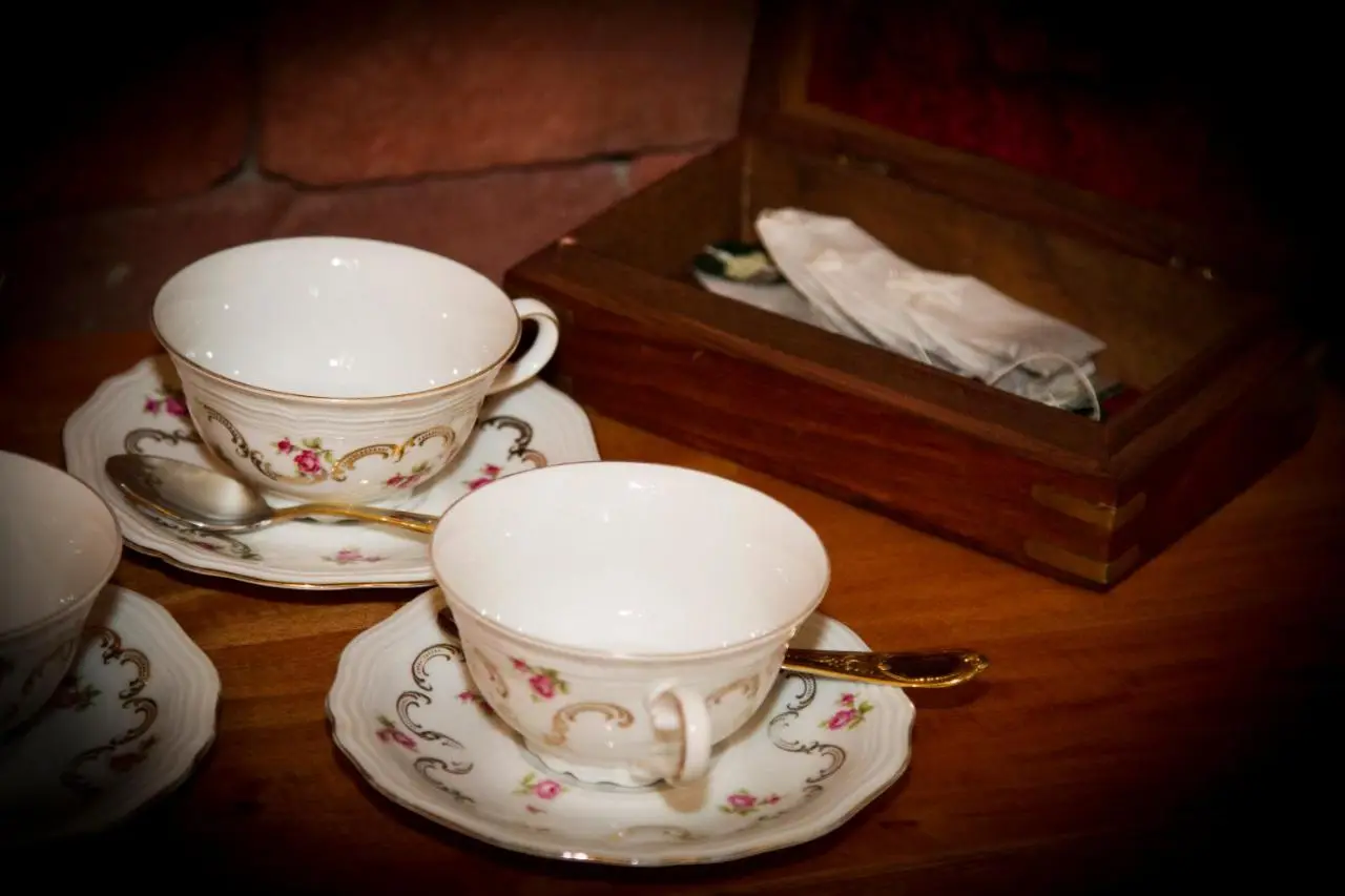 Vintage Art Rooms