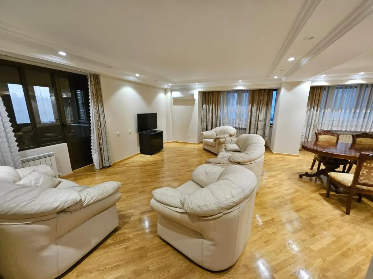 F1 Luxury Apartment