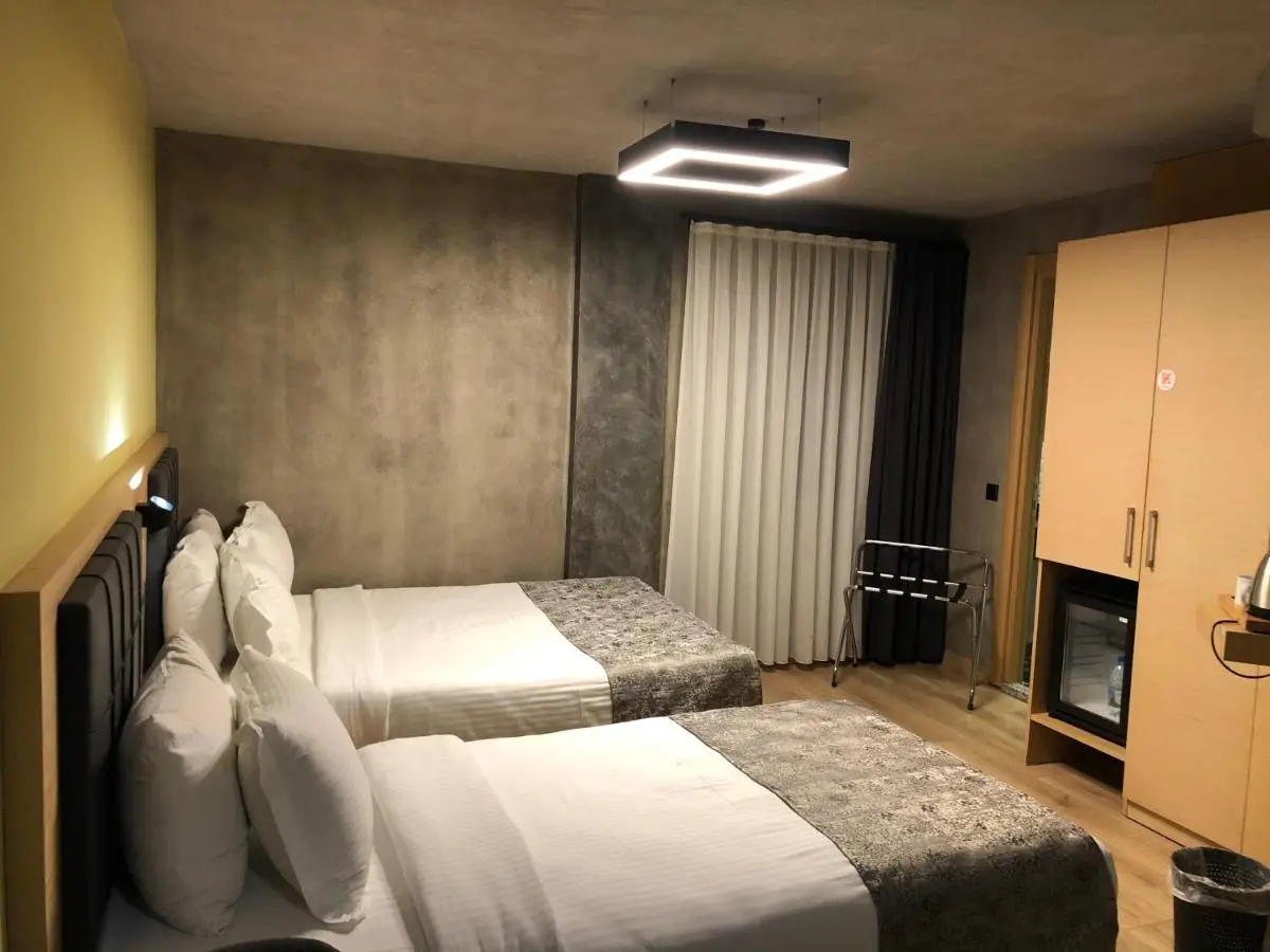 Red Stone Hotel