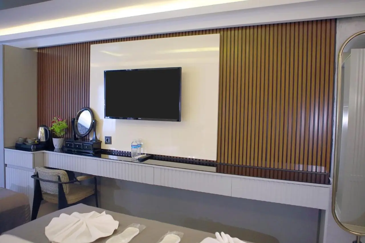the Amara Hotel